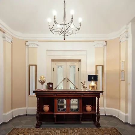 Julie Guest house 3*