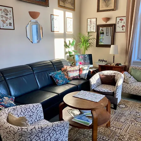 Julie Guest house 3*